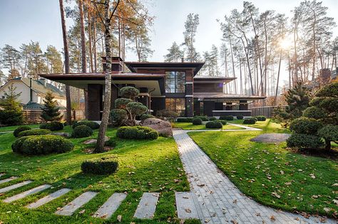 Explore Dmitriy Kruglyak's photos on Flickr. Dmitriy Kruglyak has uploaded 180699 photos to Flickr. Chalet Modern, Frank Lloyd Wright Architecture, Prairie House, Prairie Style, Mid Century Modern House, Modern Exterior, Mid Century House, Design Case, Design Layout