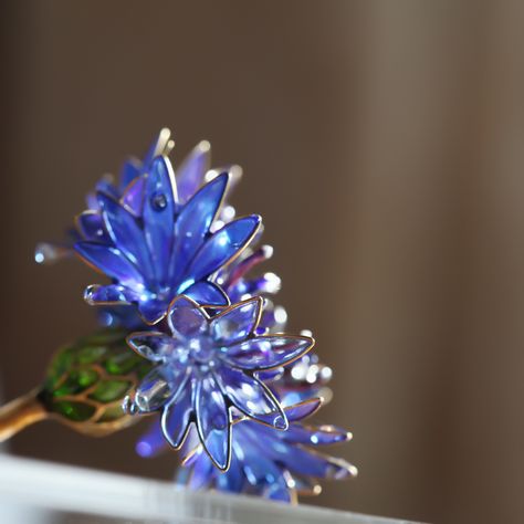 Cornflower Jewelry, Dip Art, Nail Polish Flowers, Paper Quilling Flowers, Plastic Bottle Flowers, Resin Crafts Tutorial, Art Wire, Blue Cornflower, Crystal Hair Pins