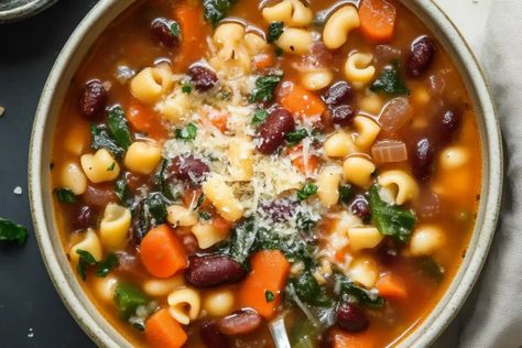 Classic Minestrone Soup with Gluten-Free Noodles - recipestasteful Gluten Free Minestrone Soup, Gluten Free Minestrone, Gluten Free Noodles, Minestrone Soup, Poultry Seasoning, Fire Roasted Tomatoes, Elbow Macaroni, Fire Roasted, Minestrone