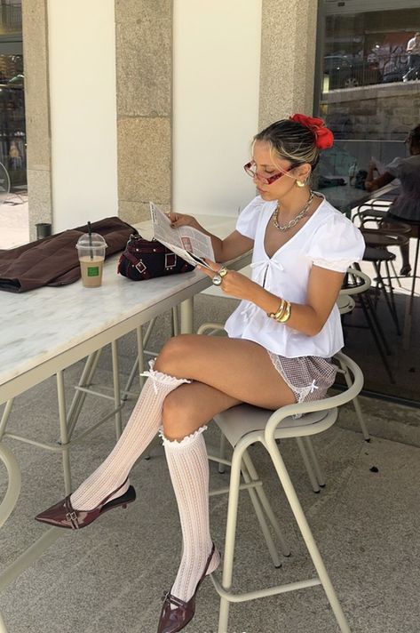 @sofiamcoelho Frilly Socks And Heels, Frilly Socks Outfit, Lace Socks Outfit, Aesthetic Glasses Frames, Knee Socks Outfits, Knee High Socks Outfit, Apple Chocolate, Kitten Heels Outfit, Glasses Rectangle