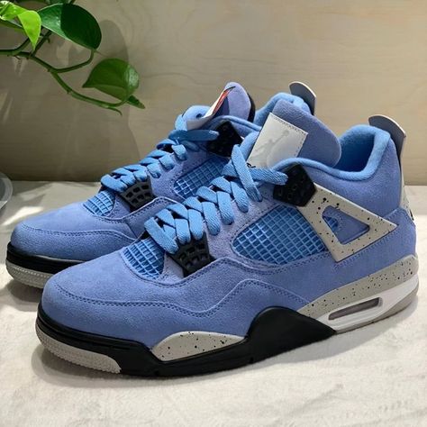 Jordan 4 Retro "University Blue" Blue Color Matching, Jordan 4 University Blue, Ice Blue Color, Jordan Air, Jordan 4 Retro, Air Jordan 4, University Blue, Dream Shoes, Mens Trainers