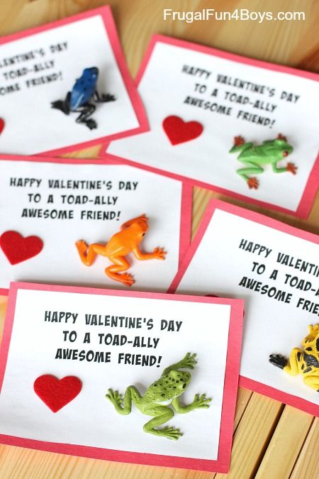 Diy Boy Valentines, Boy Valentine Cards Diy, Frog Valentines Ideas, 2nd Grade Boy Valentines, High School Valentine Ideas, Frog Valentine Cards, Kids Valentine Ideas, Valentine Cards For Boys, Toddler Boy Valentines