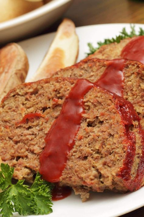 Meatloaf Sauce, Joanna Gaines Recipes, Meatloaf Glaze, Meatloaf Recipes Pioneer Woman, Pioneer Woman Meatloaf, How To Make Meatloaf, Chefs Recipes, How To Cook Meatloaf, Zesty Sauce