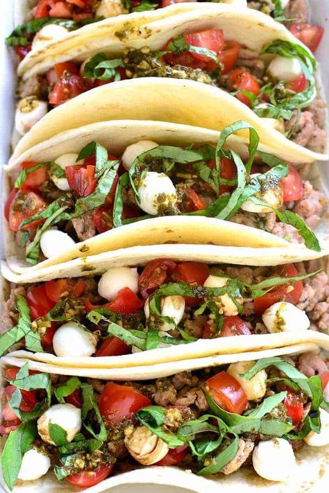 Caprese Tacos Tropical Sangria, Easy Tacos, White Wine Sangria, Easy Taco Recipes, Tacos Dorados, Recipe For Summer, Wine Sangria, Sweet White Wine, Sangria Recipe