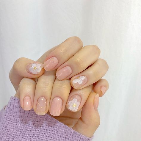 Nail Art Nude, Nail Flower, Korean Nail, Minimal Nails Art, Korean Nail Art, Korean Nails, Minimal Nails, Nail Fashion, Nail Swag