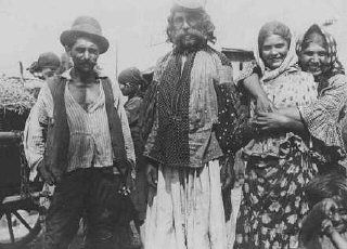 Czech gypsies, staches Romani People, Roma People, Early Photos, We Are The World, Tango, Czech Republic, 19th Century, Germany, Google Search