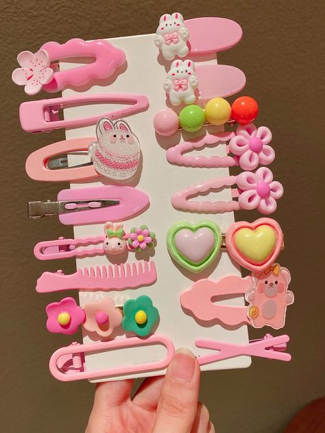 Hair Assesories Aesthetic, Cute Hair Clips Aesthetic, Cute Hairclips, Hair Accessories Display, Clips In Hair, Cute Hair Clip, Kawaii Hair Clips, Plastic Accessories, Cute Hair Clips