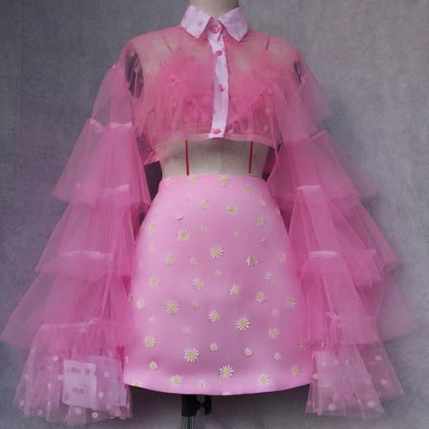 Embelished Dress, Look 80s, Fantasy Oc, Play Pretend, Ruffled Blouse, Ruffle Long Sleeve, Pink Outfits, Crop Blouse, Long Sleeve Crop