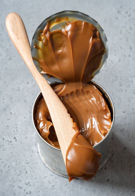 Kajmak: Polish Milk Caramel Cream [RECIPE!] | Polonist Caramel From Condensed Milk, Bread Pudding With Apples, Slow Cooker Apples, Twix Cookies, How To Make Caramel, Caramel Desserts, Caramel Creams, Butterscotch Chips, Caramel Recipes