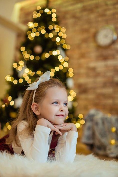 Christmas Portraits Kids, Kids Christmas Pictures At Home, Child Christmas Photoshoot, Kid’s Christmas Photoshoot, Only Child Christmas Photo Ideas, Kid Holiday Photoshoot Ideas, Christmas Picture Ideas Toddler, Creative Christmas Photoshoot Kids, Indoor Xmas Photoshoot