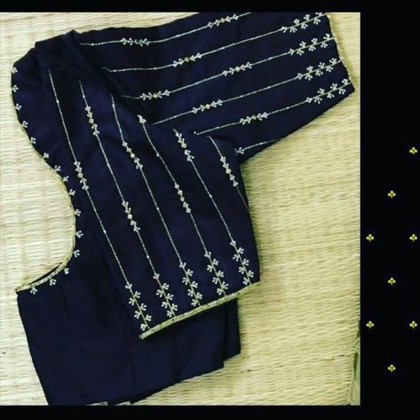 Navy Blue Blouse Designs, Blouse Desine, Long Frok, New Dress Design Indian, Kalamkari Blouse Designs, Basic Blouse Designs, Blouse Designes, Brocade Blouse Designs, Blue Blouse Designs