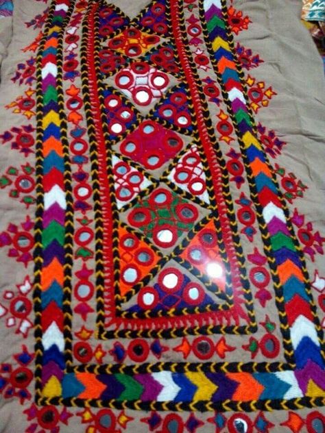 Embroidered Neck Designs, Embroidery Designs For Kurtis, Balochi Embroidery, Kutch Work Designs, Kutch Work, Hand Embroidery Dress, Latest Dress Design, Embroidery On Kurtis, Kurti Embroidery Design