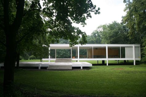 Mies van der Rohe's Farnsworth House Photos | Architectural Digest Mies Van Der Rohe House, Mies Van Der Rohe Farnsworth House, Mies Van Der Rohe Architecture, Farnsworth House, Modern Architecture Interior, Famous Architecture, Genius Loci, Ludwig Mies Van Der Rohe, Modern Architects