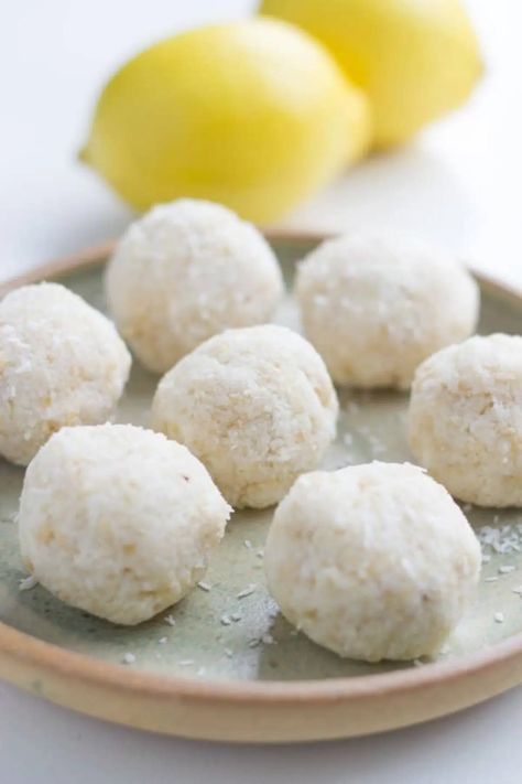 These Lemon Coconut Bliss Balls are made with only 5 ingredients and super easy to make. Plus they are gluten free and dairy free. Healthy Whole Food Recipes, Coconut Bliss Balls, Raw Dessert Recipes, Doterra Recipes, Lemon Coconut, Bliss Balls, Raw Desserts, Bake Cookies, Sweet Food