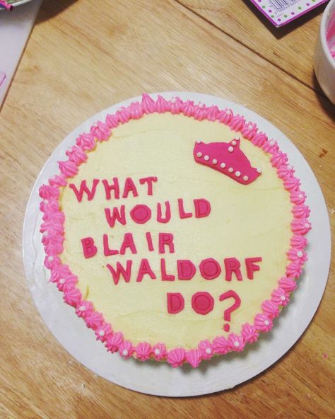 'What would Blair Waldorf Do?' Gossip Girl themed Victoria sponge cake 🌸💖👸🏻 Gossip Girl Birthday Cake, Waldorf Birthday Cake, Blair Waldorf Birthday, Gossip Girl Cake, Gossip Girl Themed Party, Gossip Girl Birthday Party, Gossip Girl Birthday, Waldorf Birthday Party, Gossip Girl Party