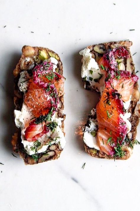 Entree Starters, Bistro Dishes, Smokehouse Ideas, Salmon Bruschetta, Microgreen Recipes, Hosting Recipes, Halloween Headpiece, Smoked Salmon Recipe, Fancy Toast