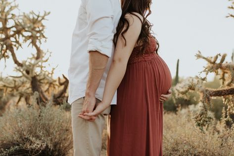 Pregment Photography Pictures, Outside Maternity Photos, Pregnet Pictures Photography, Arizona Maternity Shoot, Photoshoot Pregnant Ideas, Lesbian Maternity Photoshoot, Maternity Shoot Ideas Outdoor, Cute Maternity Pictures, Plus Size Maternity Photography