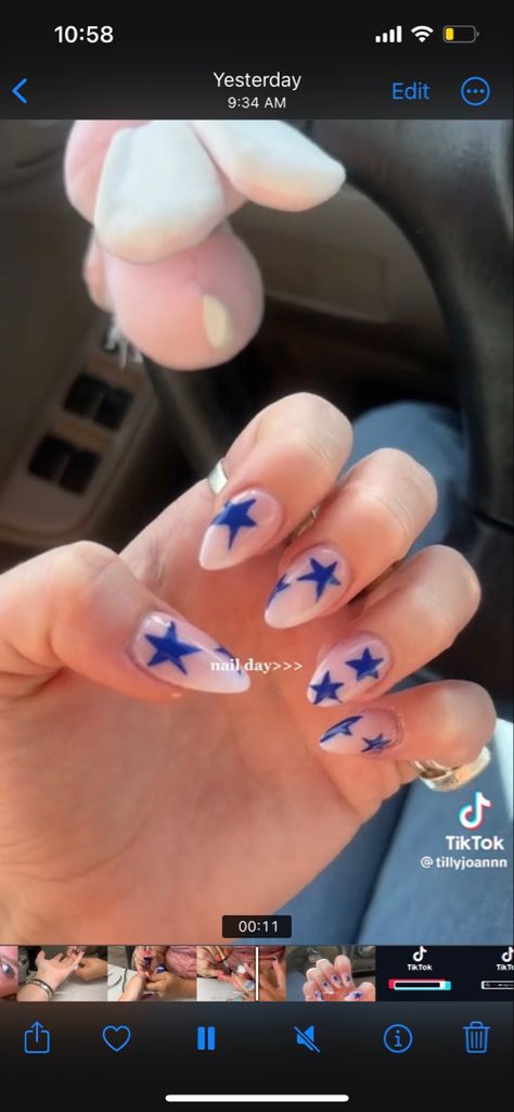 White Nails With Blue Stars, Navy And White Nails Acrylic, Royal Blue Star Nails, Spencer Barbosa Nails, Blue And White Star Nails, Blue Star Nails Acrylic, Navy Star Nails, Navy Blue Star Nails, Dark Blue Star Nails