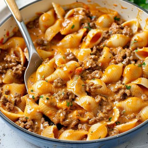 That Oven Feelin' Creamy Beef Shells, Beef Shells, Dinner Experience, Eggroll In A Bowl, Comfort Dishes, Steamed Vegetables, Delish Recipes, Stuffed Pasta Shells, Shredded Mozzarella