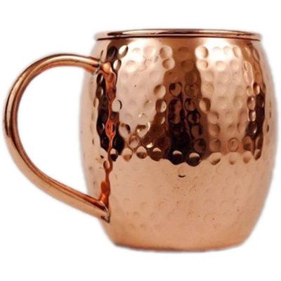 【HANDCRAFTED COPPER CUP DESIGN】The Handcrafted moscow mule set pays more attention to details, and the mule cup body is integrated. The copper mug is designed with a double-layer structure, so it can be frozen for at least 2 hours. Cocktail glasses can bring icy feeling to your lips. The copper mugs moscow mule set is so cool . | GupudaoCo Handcrafted Hammered Classic Copper Moscow Mule Mugs Solid Pure Copper Unlined Mug Cup Capacity 16 Ounce Copper C Shape Handle in Brown Moscow Mules, Copper Moscow Mule Mugs, Copper Cups, Copper Mugs, Moscow Mule, Copper Foil, Gold Copper, Hammered Copper, Cups And Mugs