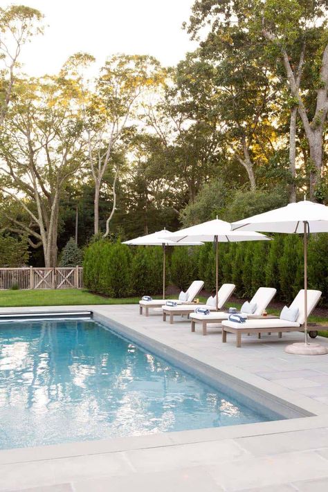 Breezy beachfront family retreat with timeless interiors on Long Island, NY Pool Pavers, Pool Lounger, Concrete Pool, Backyard Pool Landscaping, Modern Pools, Landscape Designs, Backyard Pool Designs, Swimming Pools Backyard, Pool Furniture