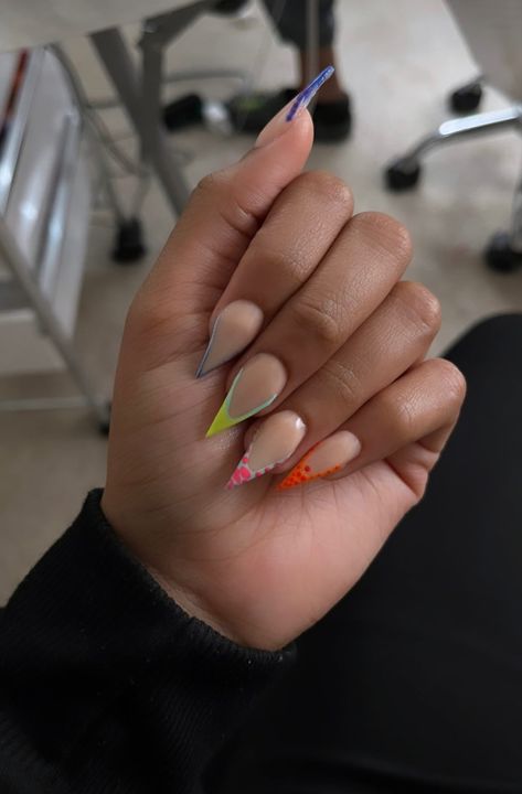 Short Stelltos Nails, Stiletto Nails Black Women, Stiletto French Tip Nails, Short Stiletto Nails, Stiletto Nail Designs, Stilleto Nails Designs, Stiletto Nails Short, Acrylic Toe Nails, Hard Nails