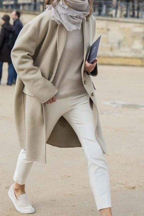 How To Dress Like a Parisian | Damsel In Dior Dress Like A Parisian, Fashion Gone Rouge, Beige Coat, Looks Street Style, Street Style Paris, 가을 패션, Fashion Mode, Casual Street Style, White Pants