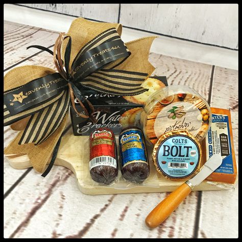 Artisan Charcuterie Board.  Great for a little touch gift, employee appreciation, thinking of you!  Nashville Gift Baskets  www.heavenlytreats4u.com Gift Charcuterie Board Ideas, Charcuterie Board Gift Baskets, Charcuterie Board Gift Wrapping Ideas, Charcuterie Gift Basket Ideas, Charcuterie Board Gift Ideas Diy, Charcuterie Board Basket Gift, Charcuterie Basket Gifts, Charcuterie Gift Basket Diy, Cheese Board Gift Ideas