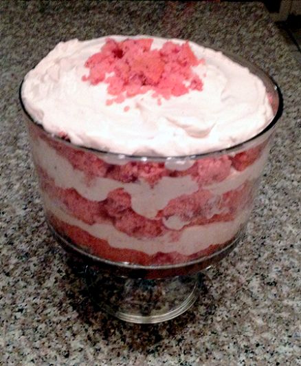 Cake Trifle, Punch Bowl Cake, Vegan Afternoon Tea, Trifle Cake, Strawberry Trifle, Texas Kitchen, Trifle Desserts, Trifle Recipe, Baking Cookies