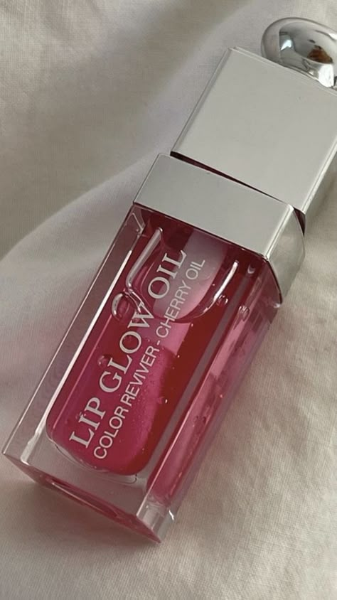 Dior Lipgloss, Lip Glow Oil, Dior Addict Lip Glow, Dior Lip Glow, Glow Oil, Dior Addict Lip, Gloss Labial, Dior Makeup, Fancy Makeup