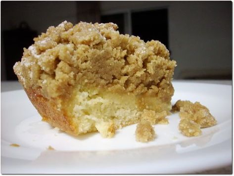 New York Crumb Cake Recipe, New York Crumb Cake, 2 Ingredient Pumpkin Muffins, Cake Receipe, Crumb Coffee Cakes, Pumpkin Muffins Easy, Coffee Cake Recipes Easy, Crumb Cake Recipe, Muffins Easy