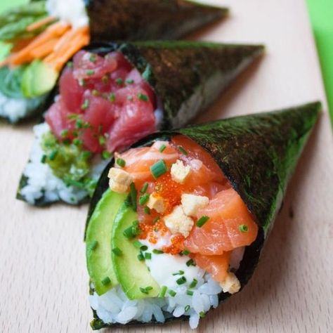 Sushi Roll Recipes, Japanese Food Sushi, Nigiri Sushi, Sushi Party, Best Sushi, Get Ripped, Sushi Recipes, Sushi Restaurants, Sushi Rolls