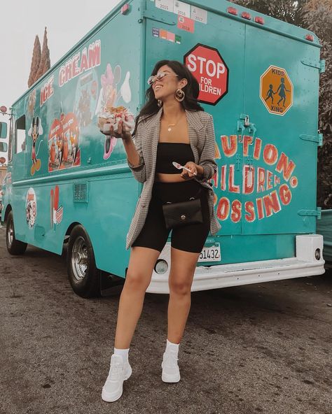 263 Likes, 28 Comments - Denisse Rodriguez (@deeneez) on Instagram: “There’s nothing more “Hood” than an ice cream truck! 🙊🍨🍦#ootdfashion #ootdwatch #styleinspo…” Food Truck Outfit Ideas, Food Truck Outfit, Ice Cream Date Outfit, Concert Jeans, Ice Cream Date, Summer Series, Jeans Outfit Women, Date Outfit, Hair Affair