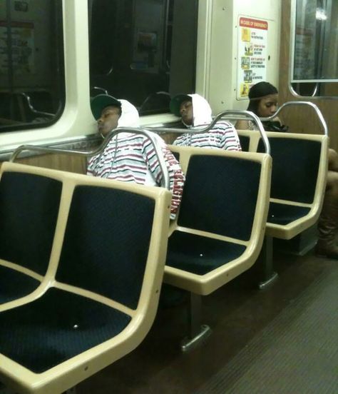 There Are Two Identical-Looking People Sleeping On The Subway Funny Photos Of People, Glitch In The Matrix, Month Workout, Mens Haircuts, Lilac Hair, Luxury Tents, Spring Hair, Blush Nails, Costume Women