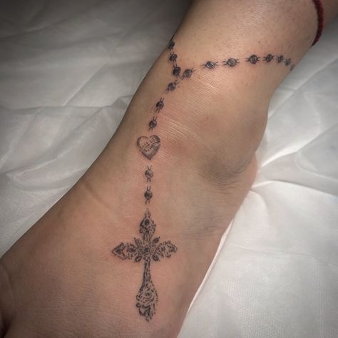 Rosary 📿 • • • • #rosarytattoo #gothic #alttattoo #alt #gothictattoo #tattooartists #tattooartist Thigh Rosary Tattoo, Rosary Bracelet Tattoo, Rosary Tattoo On Hand, Rosary Tattoo, Hand And Finger Tattoos, Gothic Tattoo, Tattoo Bracelet, Rosary Bracelet, Finger Tattoos