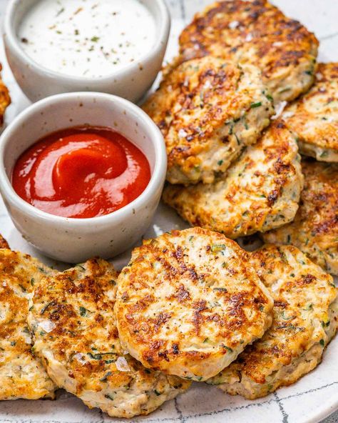 High Protein Chicken   Zucchini Fritters High Protein Zucchini Fritters, Chicken Recipes Protein, Healthy Chicken Recipes High Protein, High Protein Chicken Dinner Recipes, Clean Eating High Protein Recipes, Chicken And Squash Recipes, Healthy Dinner High Protein, High Veggie Meals, Clean High Protein Meals