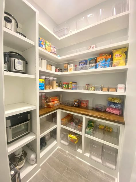 5ft Wide Walk In Pantry, L Shaped Kitchen Pantry, L Shape Pantry Design, Mudroom Pantry Laundry Combo, Walkin Pantry Layout, L Shaped Pantry Design, L Shape Pantry, U Shaped Pantry, Pantry Utility Room Combo