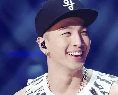 His smile is EVERYTHING that i ever needed! #Taeyang #YoungBae #Smile #cute #precious Taeyang Smile, Bigbang Taeyang, Dong Youngbae, Taeyang Bigbang, Top Rappers, Top Choi Seung Hyun, Vip Bigbang, Smiling Eyes, Smile Cute