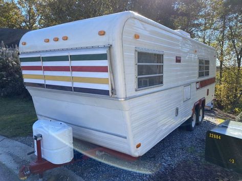 Vintage Campers For Sale, Cheap Old Houses, Camper For Sale, Holiday Rambler, Campers For Sale, Camping Trailer, Vintage Camper, Motorhome, Old Houses