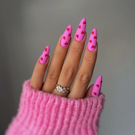 Neon Aura Nails, Bubblegum Croc Print, & 22 More Pink Manis You Should Bookmark Pink Nails And Designs, Gel X Nail Designs Colorful, Pink Fun Nail Designs, Pink Festival Nails, Bubble Gum Pink Nails With Design, Bubble Gum Nails Design, Neon Pink Nail Designs, Nail Tip Ideas, Pink Fun Nails