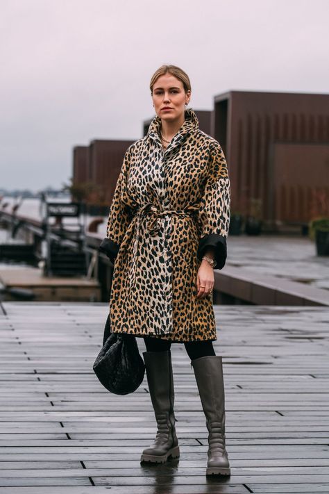 Leopard Coat, Copenhagen Style, Stylish Boots, Copenhagen Fashion Week, Cool Street Fashion, Street Style Looks, Copenhagen, Knee High Boots, Milan