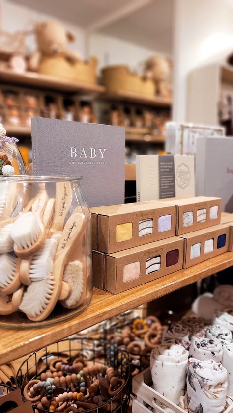 Baby Boutique Display, Modern Baby Toys, Baby Store Display, Kids Clothing Store Design, Ikea Baby, Baby Hampers, Baby Table, Retail Store Interior Design, Baby Products Packaging