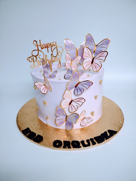 Butterfly Design Cake Ideas, Teenage Girl Birthday Cakes 15, Simple Butterfly Cake Ideas, Pink And Purple Cake With Butterflies, Purple Birthday Cake With Butterflies, Purple Butterfly Theme Cake, Butterfly Drip Cake, Cake Baterflay, 9 Birthday Cake Girl