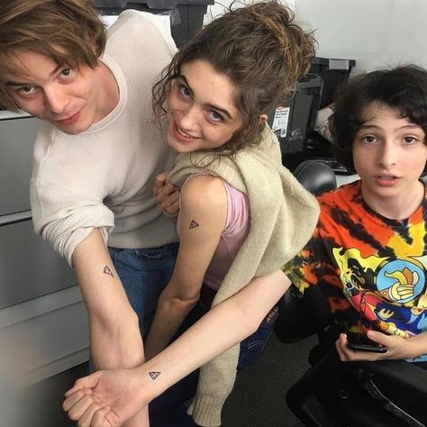 Finn Wolfhard And Natalia Dyer, Natalie Dyer And Charlie Heaton, Natalia Dyer Hair, Natalie And Charlie, Natalia Dyer And Charlie Heaton, Natty Ice, Charlie Heaton, Natalia Dyer, Stranger Danger