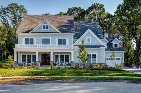 James Hardie Light Mist, Hardie Light Mist, House Siding Ideas, Exterior House Siding, Siding Ideas, James Hardie Siding, Hardie Siding, Vertical Siding, James Hardie