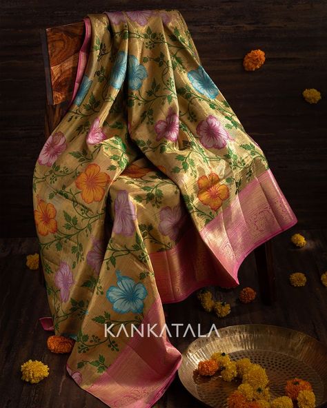 Kanjeevaram Tissue Silk Saree, Kanjeevaram Sarees, Kanjivaram Sarees Silk, Indian Bridal Sarees, New Saree Designs, Colorful Florals, Dresses Traditional, Diagonal Lines, Sarees Silk