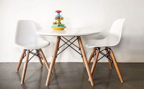 Silla dsw y mesa eames