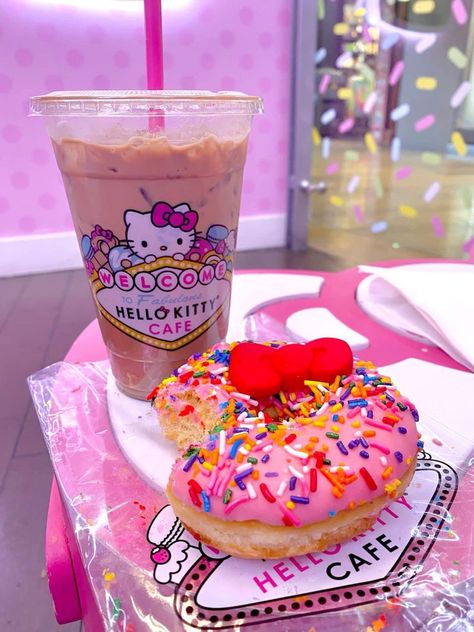 Cafe Hello Kitty, Las Vegas Food, Hello Kitty Merchandise, Sanrio Pink, Kitty Cafe, Cafe Aesthetic, Kawaii Cooking, Hello Kitty Themes, Hello Kitty Sanrio