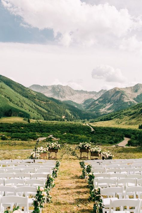 Colorado Wedding Colors, Summer Mountain Wedding, Winter Engagement Pictures, Aspen Wedding, Breckenridge Colorado, Aspen Colorado, Destination Wedding Locations, Destination Wedding Planning, Destination Wedding Venues