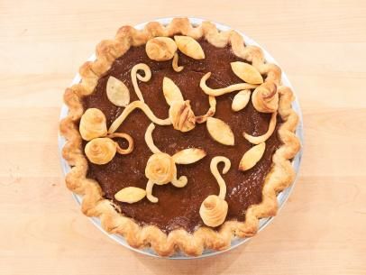 Pie Lattice, Holiday Baking Championship, Decorated Pumpkin, Chocolate Pumpkin Pie, Best Pumpkin Pie Recipe, Duff Goldman, Perfect Pumpkin Pie, Pie Decoration, Pumpkin Pecan Pie